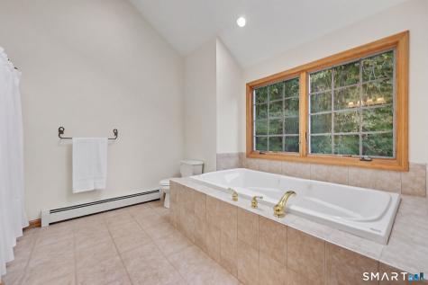 124 Hawley Road Oxford CT 06478