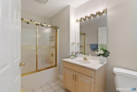10 Langley Park Farmington CT 06032