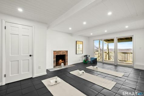 12 Hillcrest Court Ridgefield CT 06877
