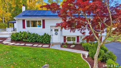 84 Lakeview Terrace Newtown CT 06482