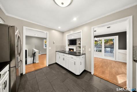 84 Lakeview Terrace Newtown CT 06482