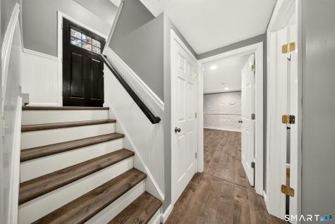84 Lakeview Terrace Newtown CT 06482