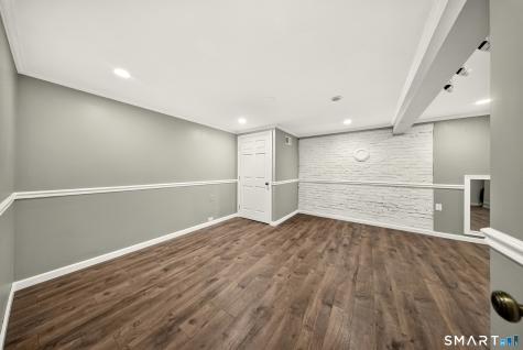 84 Lakeview Terrace Newtown CT 06482