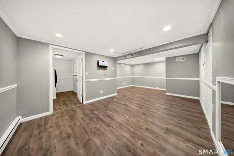 84 Lakeview Terrace Newtown CT 06482