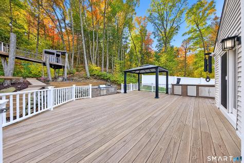 84 Lakeview Terrace Newtown CT 06482