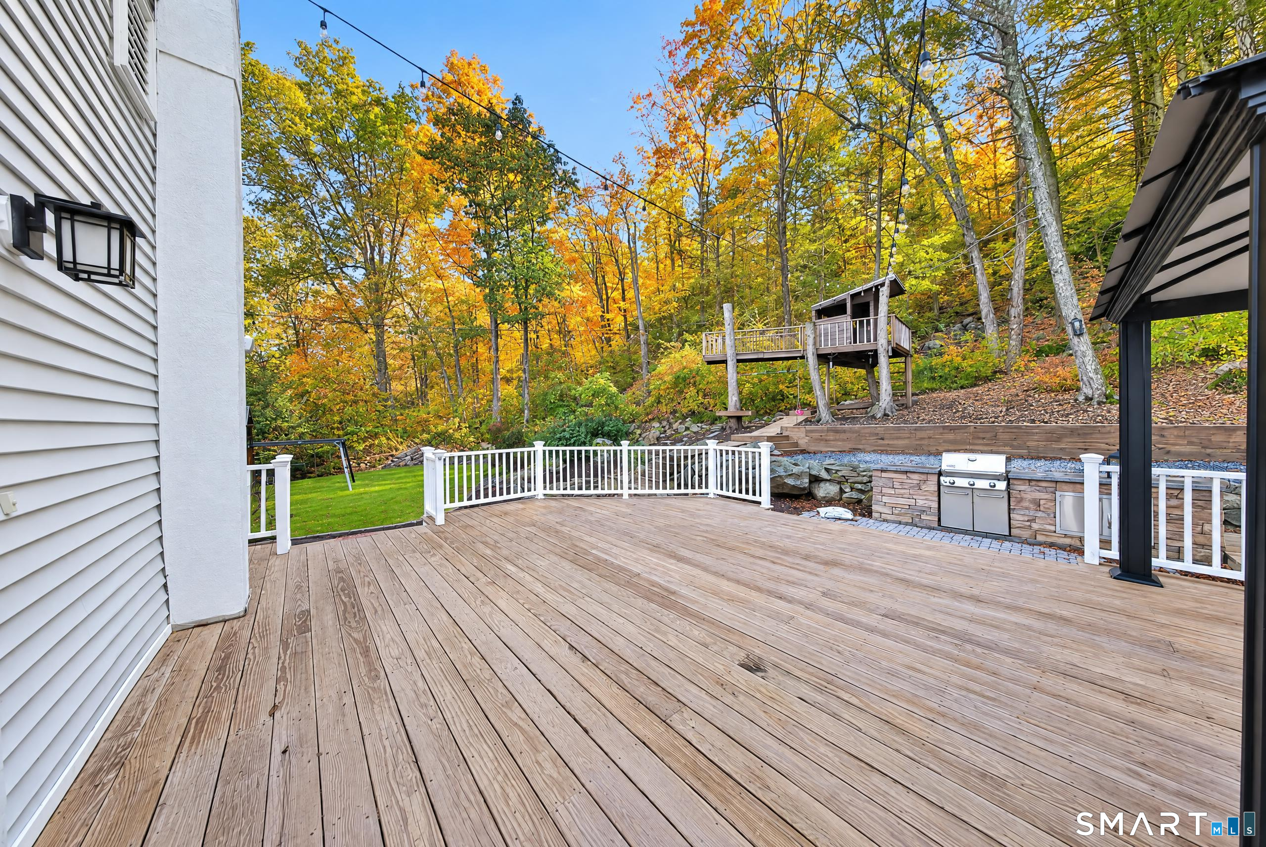 84 Lakeview Terrace Newtown CT 06482