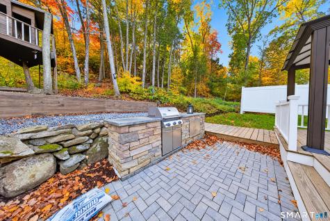 84 Lakeview Terrace Newtown CT 06482