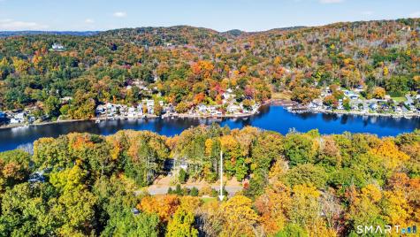 84 Lakeview Terrace Newtown CT 06482