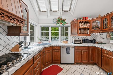 23 Lake North Drive New Fairfield CT 06812