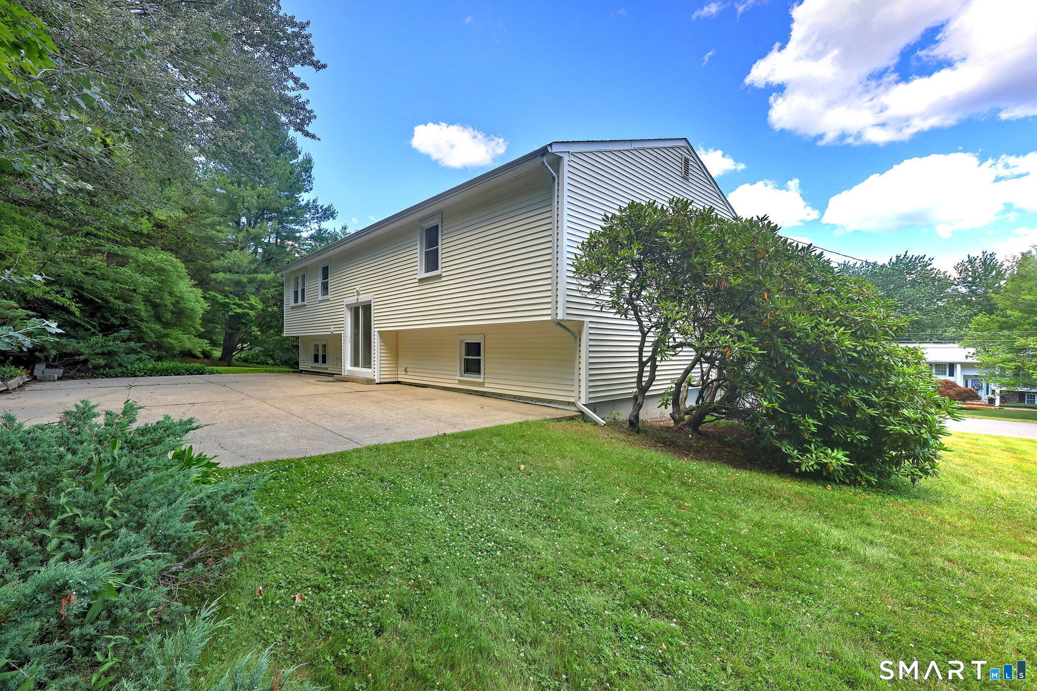 210 Cloudland Road North Haven CT 06473