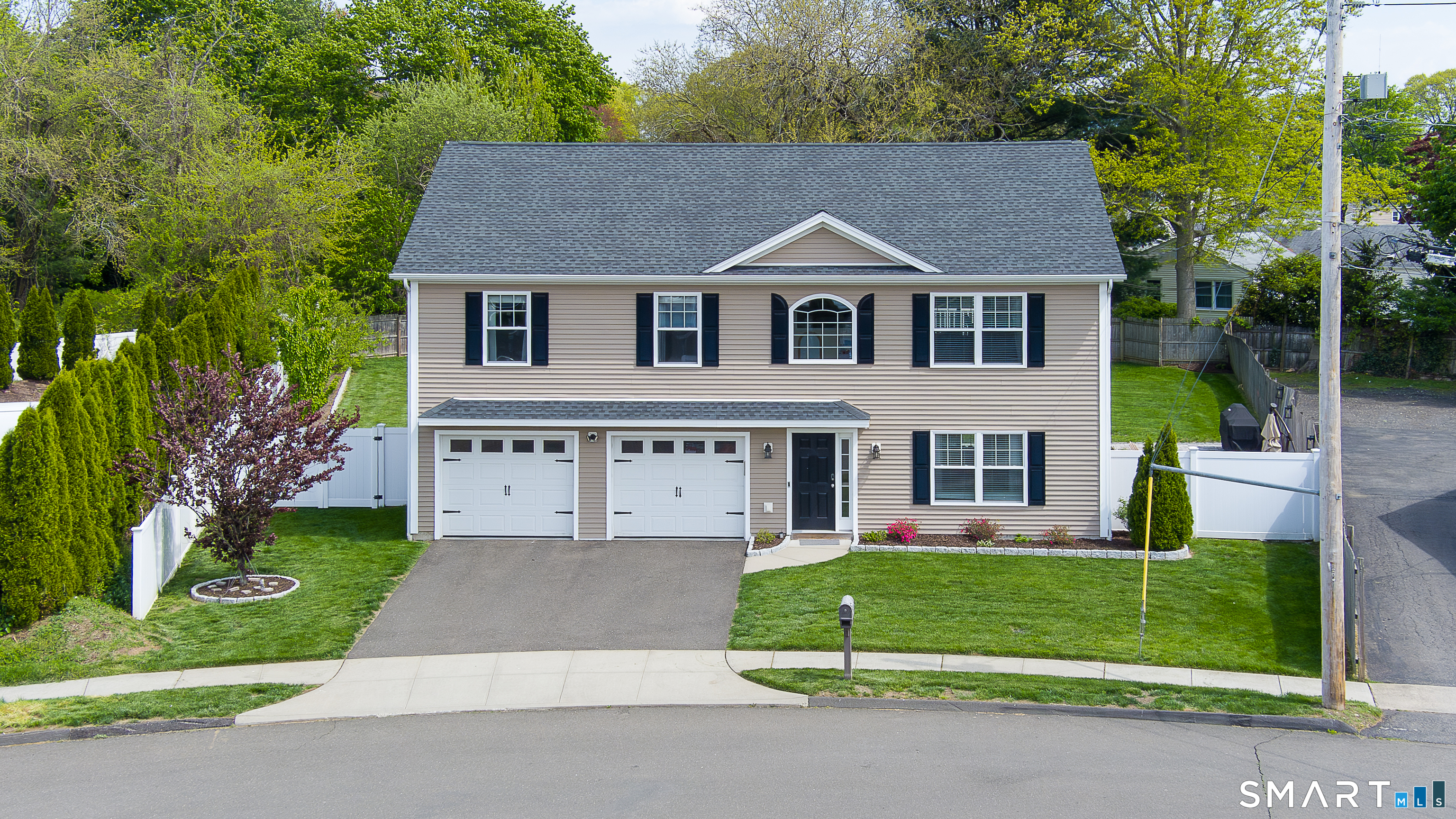 20 Twin Oaks Terrace Milford CT 06460