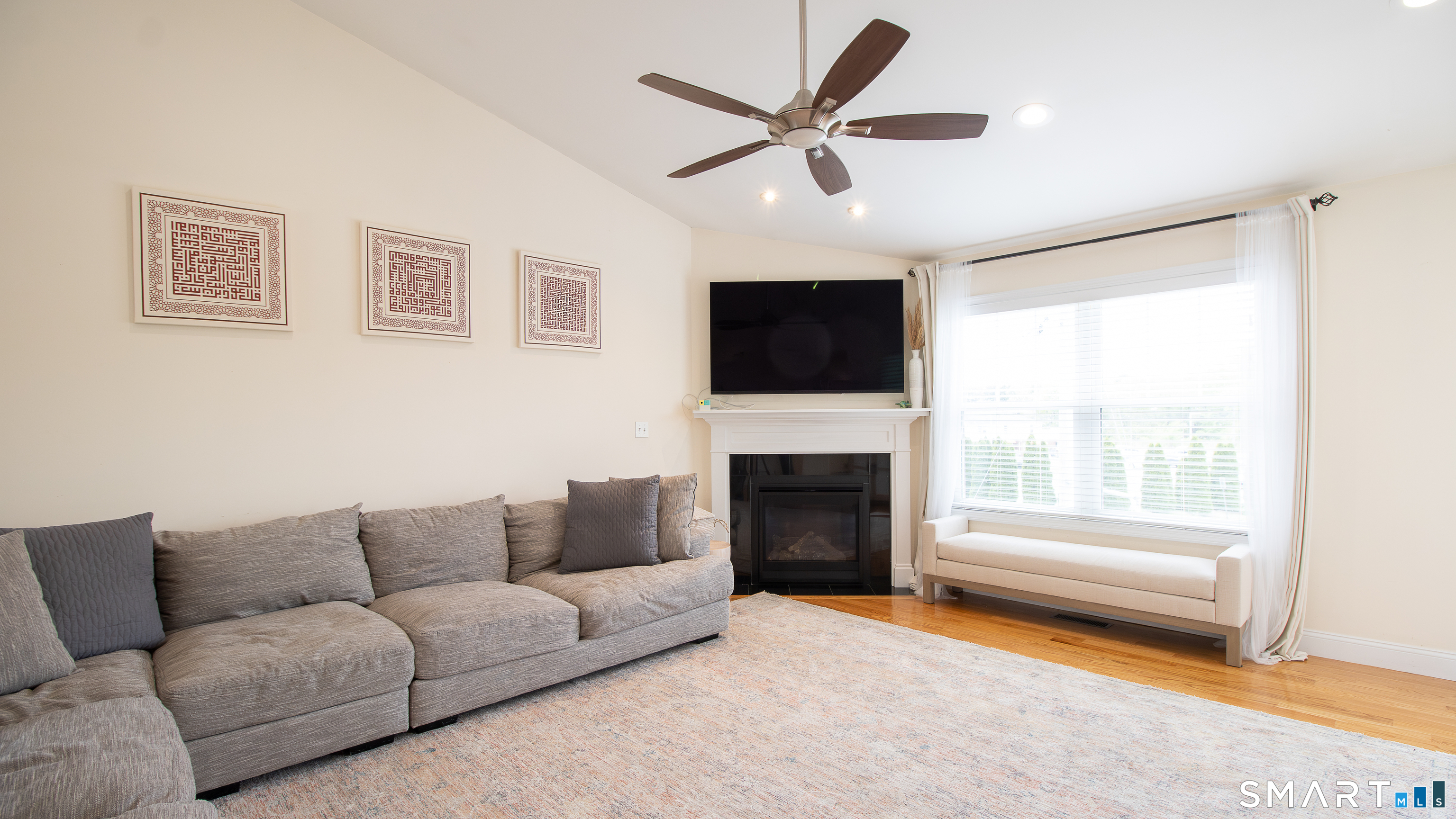 20 Twin Oaks Terrace Milford CT 06460