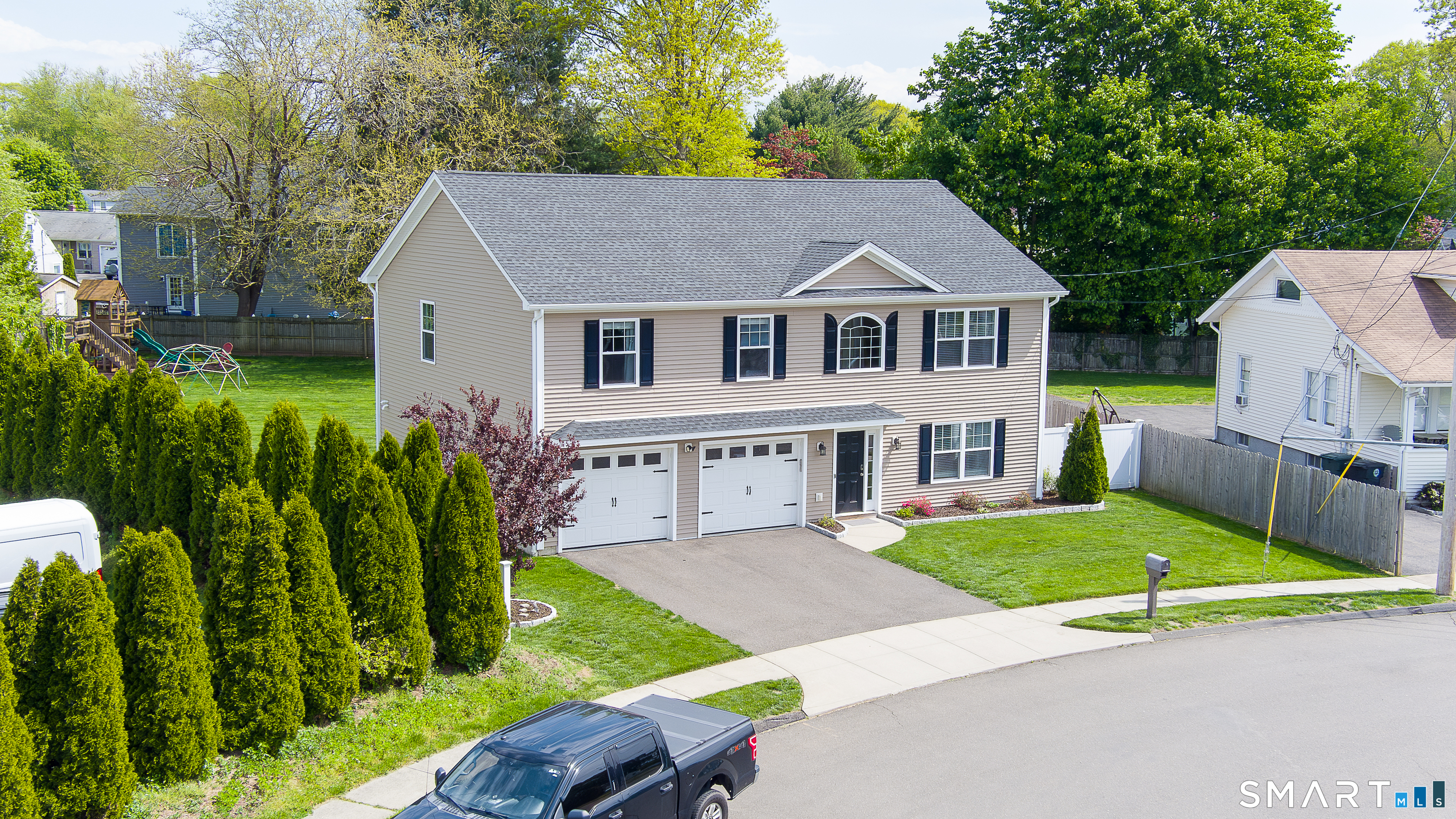 20 Twin Oaks Terrace Milford CT 06460