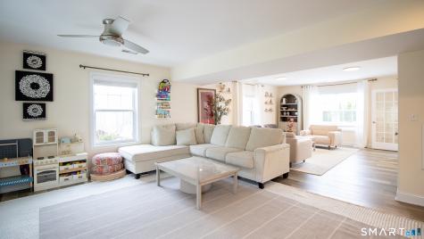 20 Twin Oaks Terrace Milford CT 06460