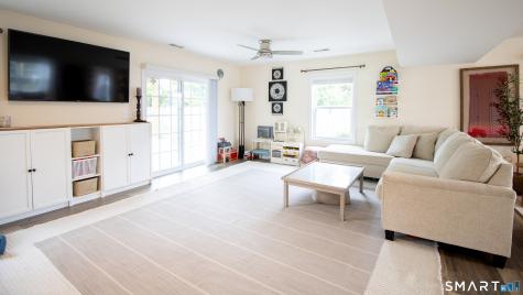 20 Twin Oaks Terrace Milford CT 06460