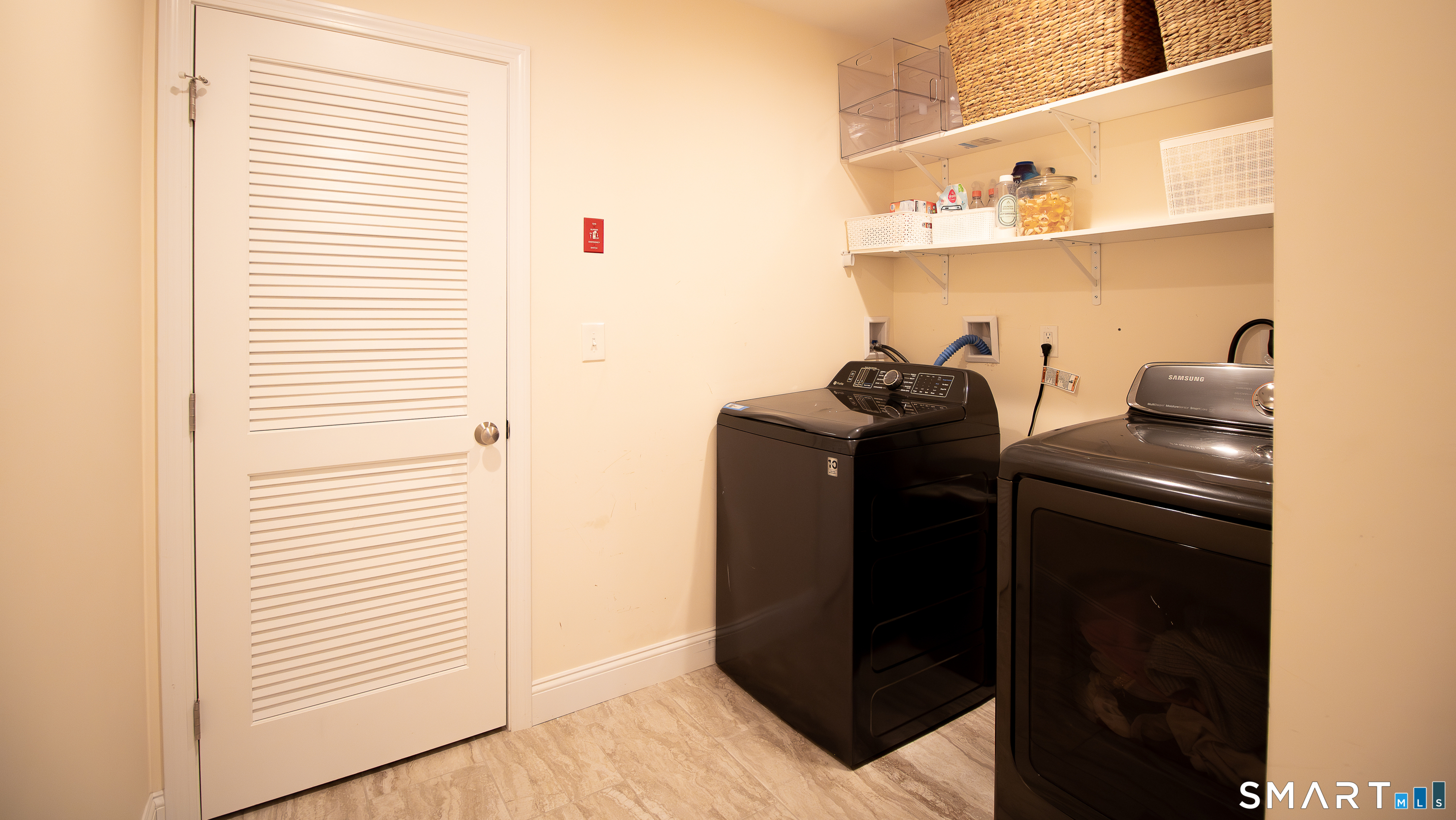 20 Twin Oaks Terrace Milford CT 06460