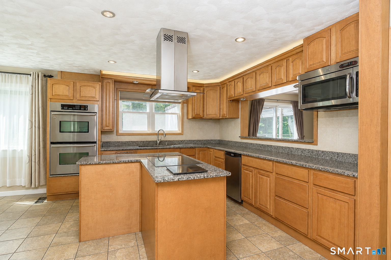 689 Squaw Rock Road Plainfield CT 06354
