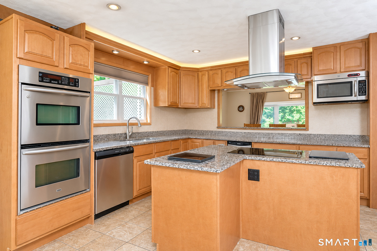 689 Squaw Rock Road Plainfield CT 06354