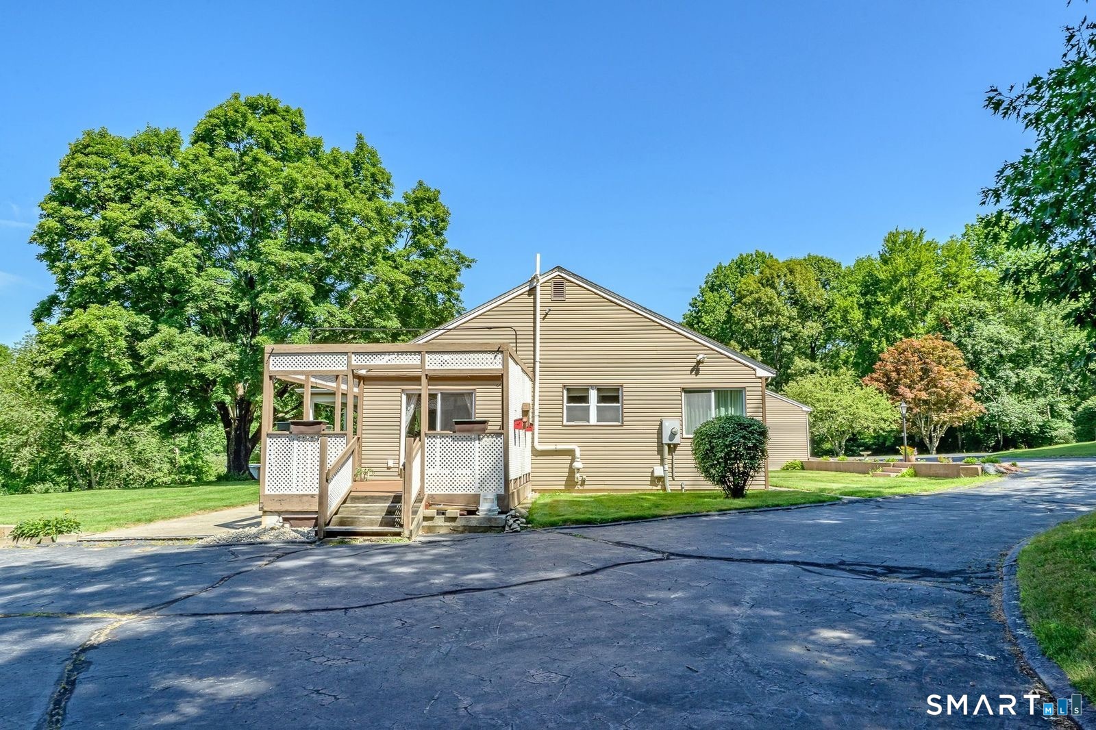 689 Squaw Rock Road Plainfield CT 06354