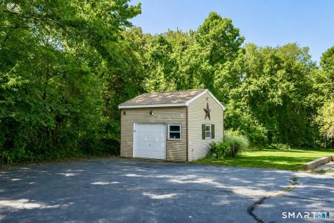 689 Squaw Rock Road Plainfield CT 06354