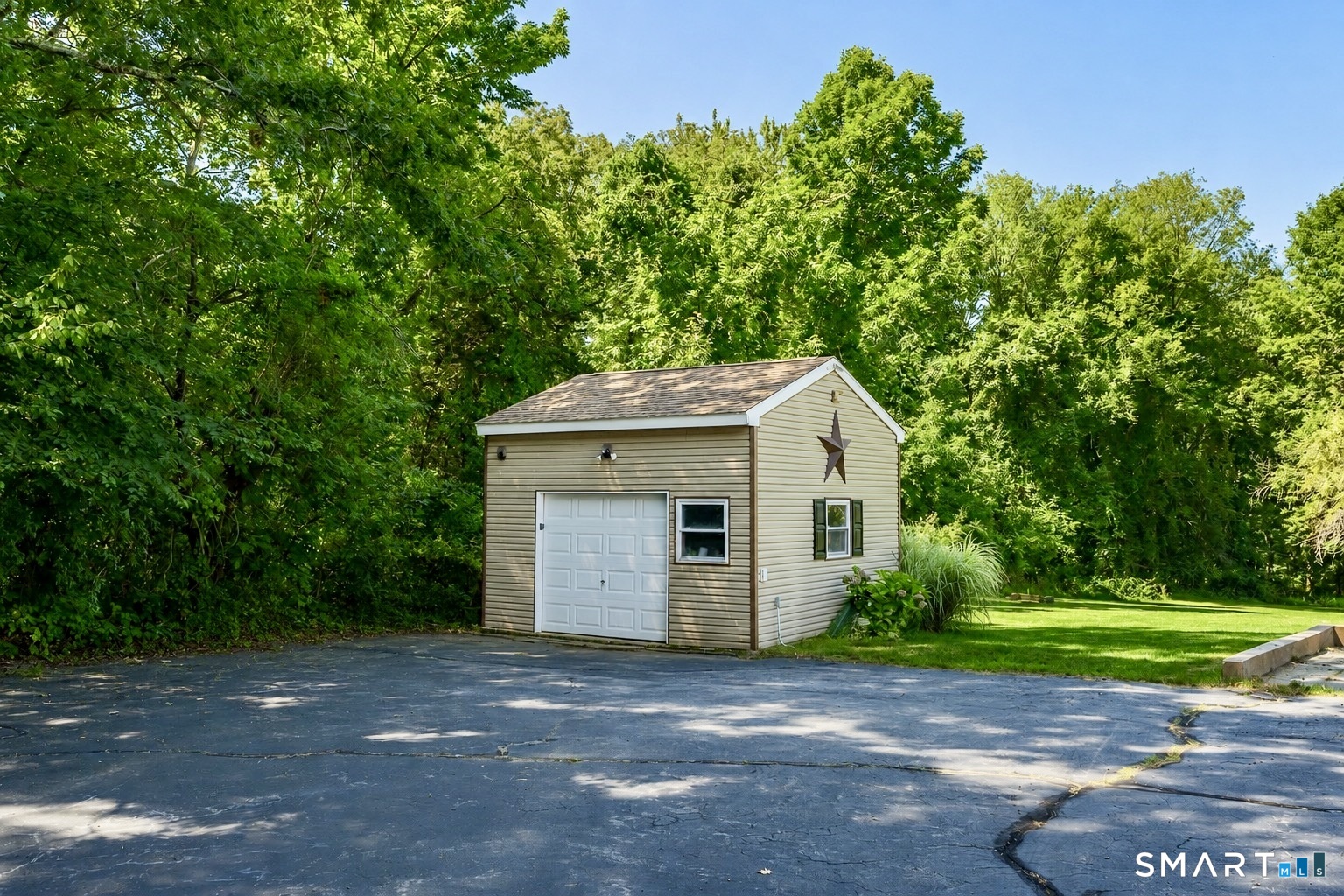 689 Squaw Rock Road Plainfield CT 06354