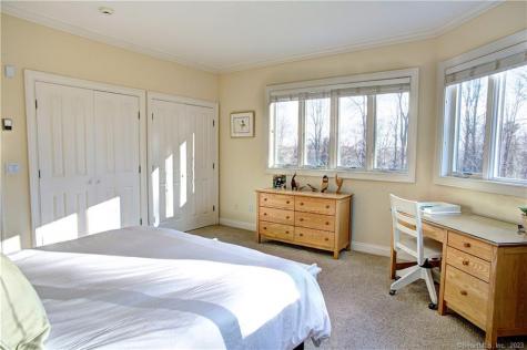 25 Chatham Drive Mansfield CT 06268