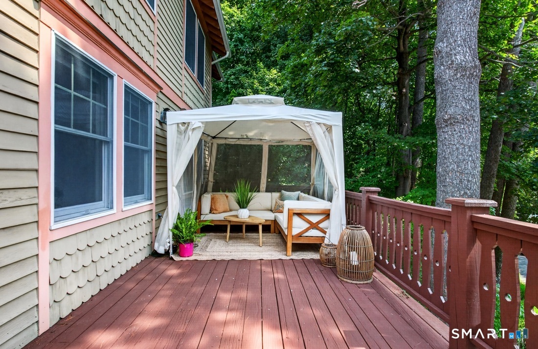 23 Blue Mountain Ridge Norwalk CT 06851