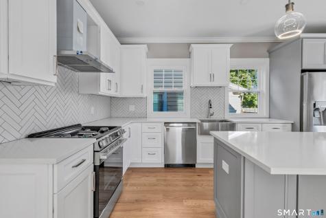 53 Washington Manor Avenue West Haven CT 06516