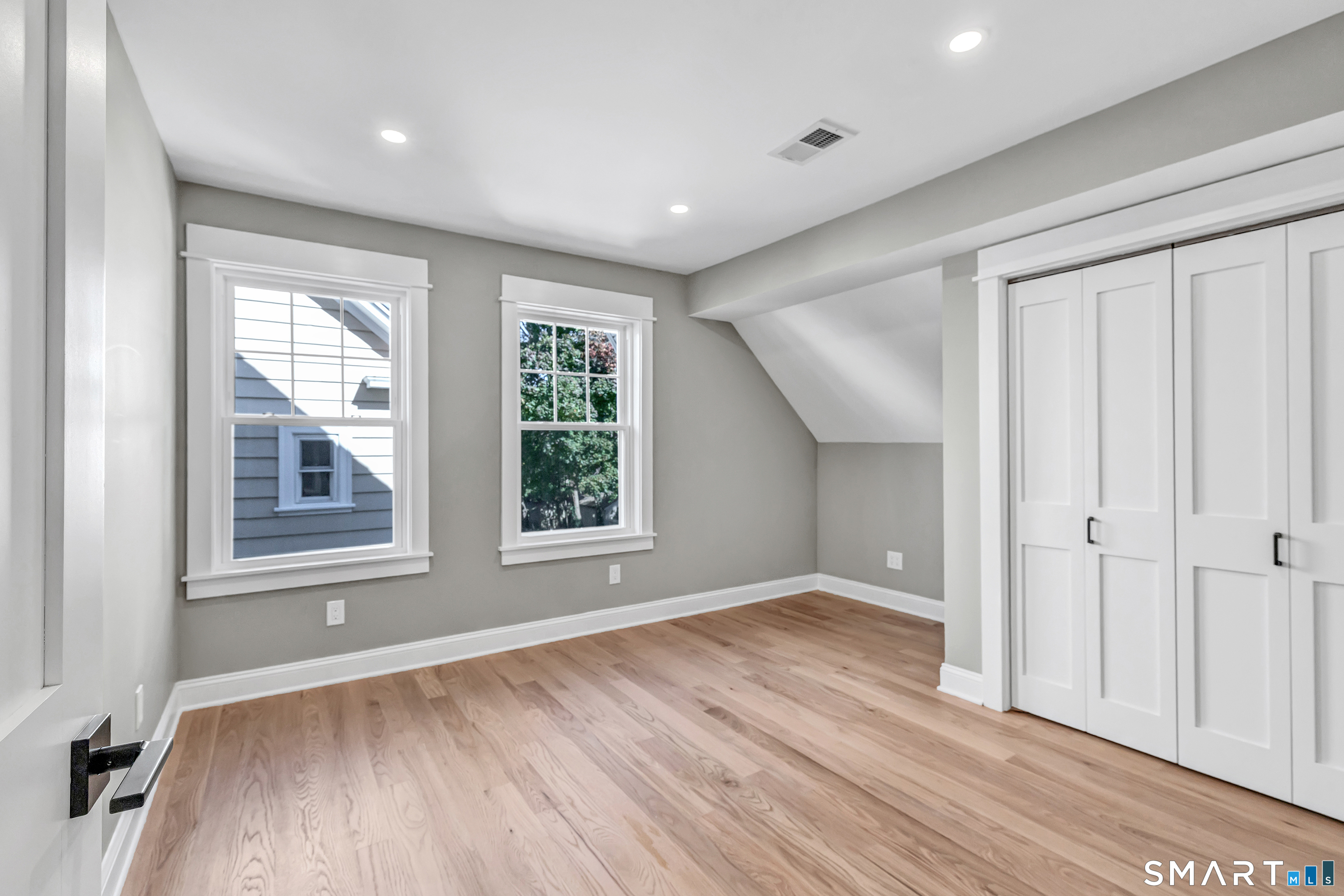 53 Washington Manor Avenue West Haven CT 06516