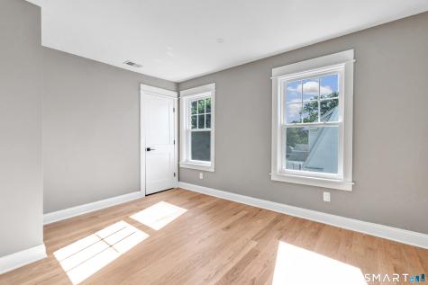 53 Washington Manor Avenue West Haven CT 06516