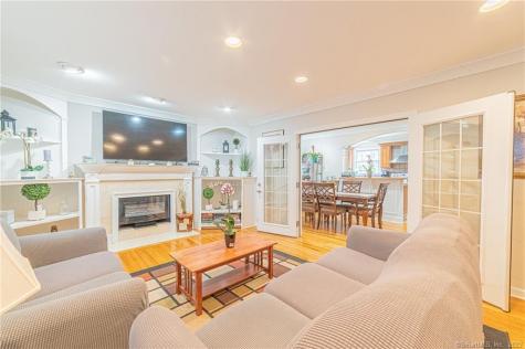 8 Francis Road Danbury CT 06810