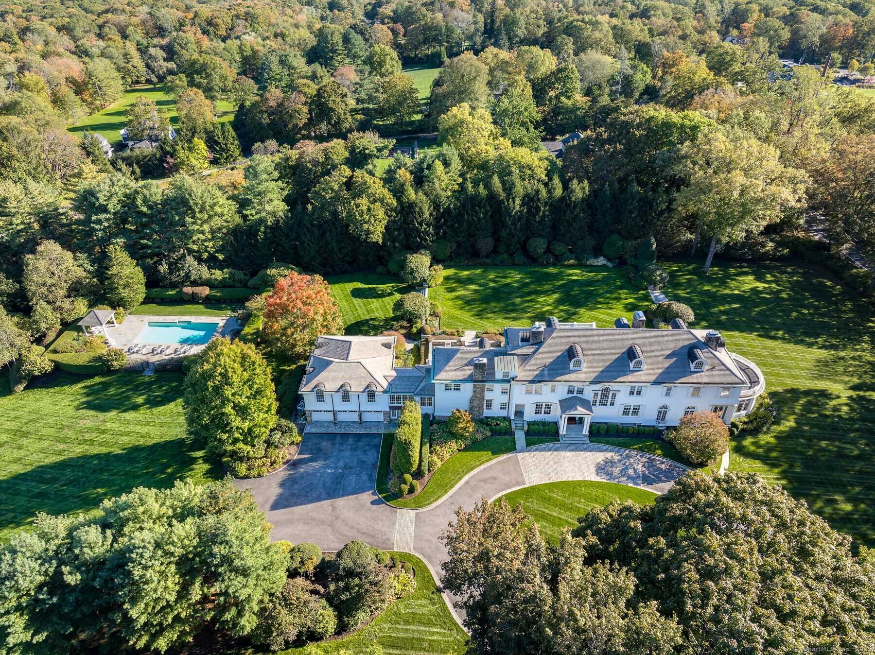561 Smith Ridge Road New Canaan CT 06840