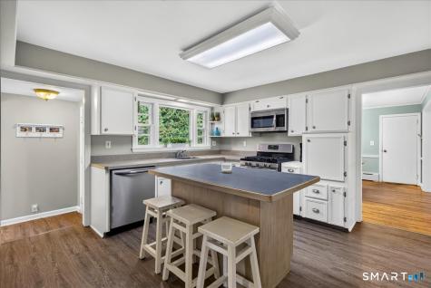 210 Bayard Avenue North Haven CT 06473