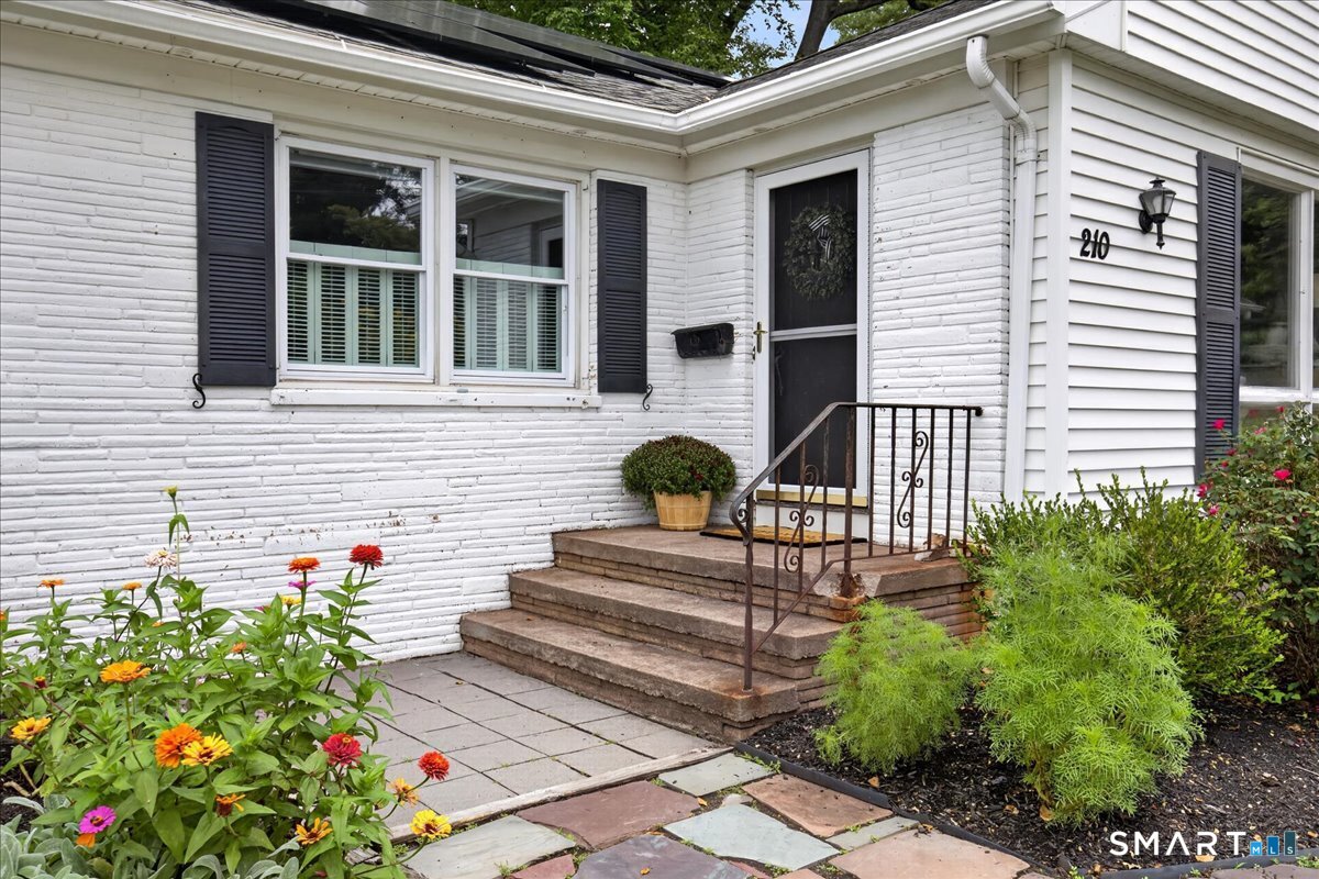 210 Bayard Avenue North Haven CT 06473