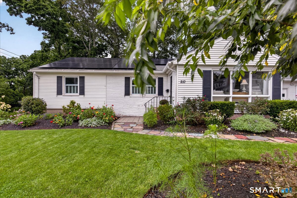 210 Bayard Avenue North Haven CT 06473