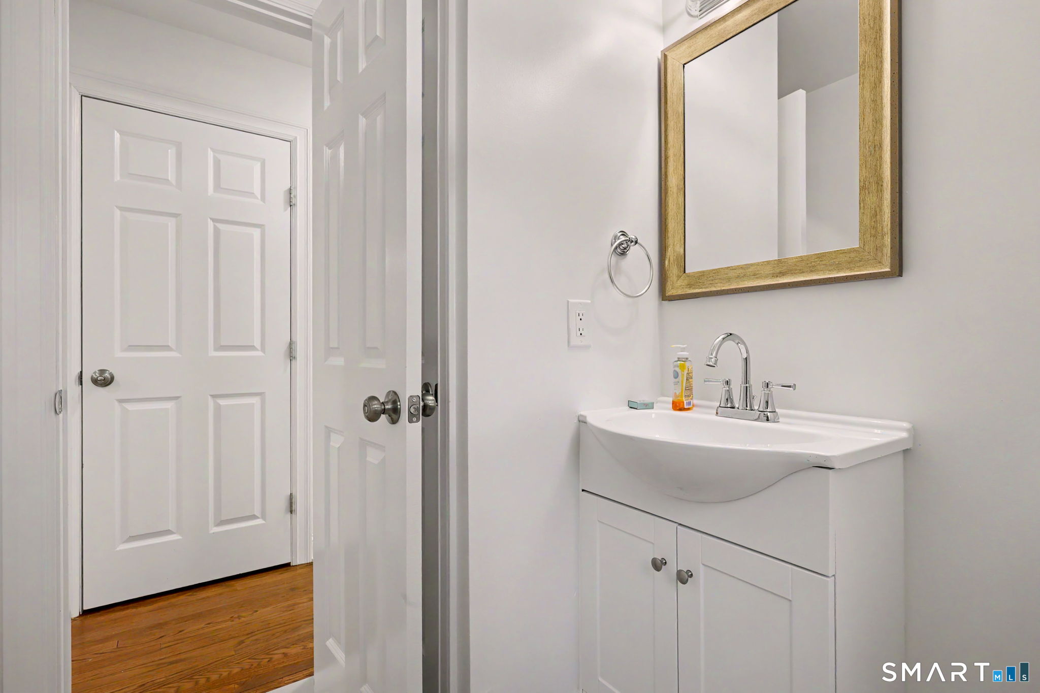 34 1/2 Orchard Street Greenwich CT 06807