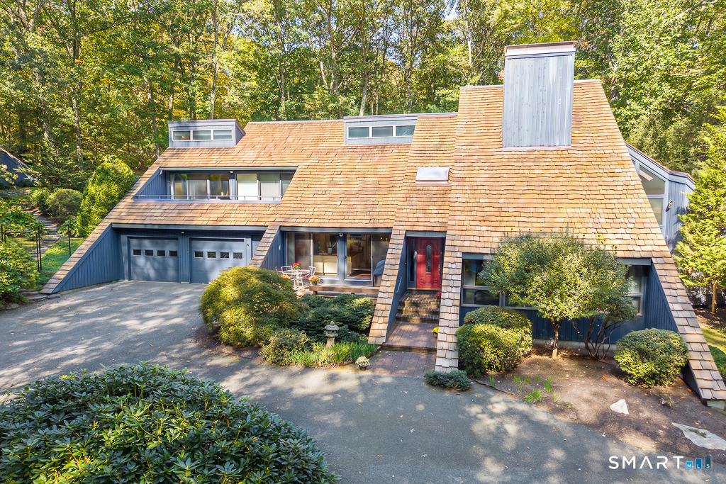 33 Rock Hill Road Woodbridge CT 06525