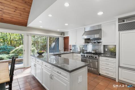 33 Rock Hill Road Woodbridge CT 06525