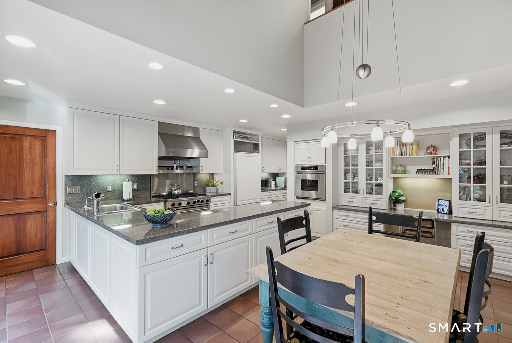 33 Rock Hill Road Woodbridge CT 06525