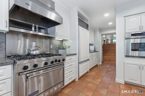 33 Rock Hill Road Woodbridge CT 06525