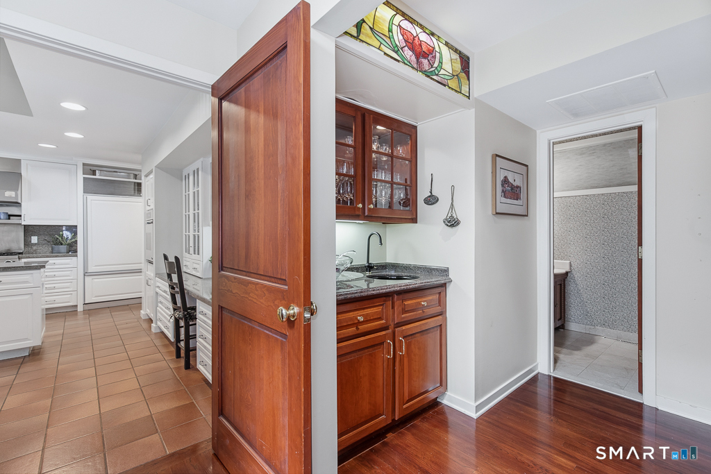 33 Rock Hill Road Woodbridge CT 06525