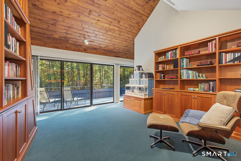 33 Rock Hill Road Woodbridge CT 06525