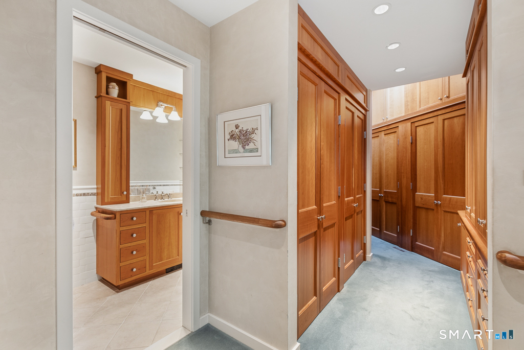33 Rock Hill Road Woodbridge CT 06525