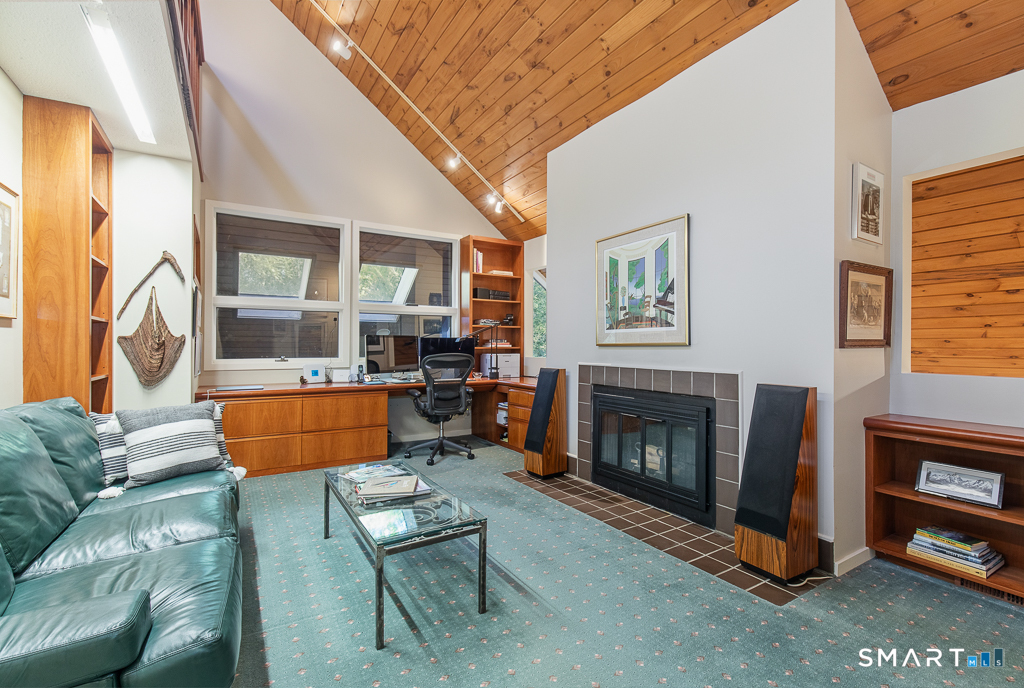 33 Rock Hill Road Woodbridge CT 06525