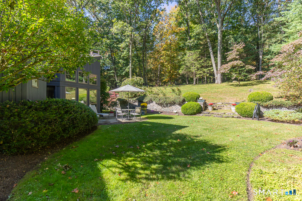 33 Rock Hill Road Woodbridge CT 06525
