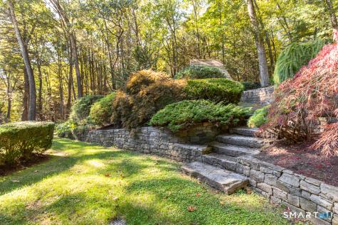 33 Rock Hill Road Woodbridge CT 06525