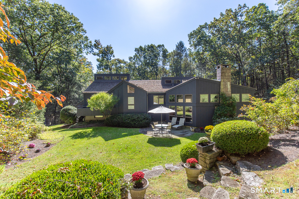 33 Rock Hill Road Woodbridge CT 06525