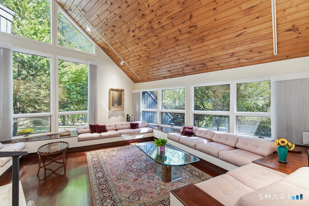 33 Rock Hill Road Woodbridge CT 06525