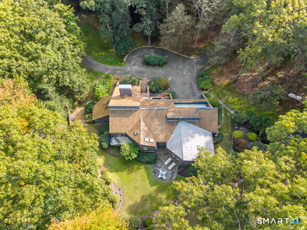 33 Rock Hill Road Woodbridge CT 06525