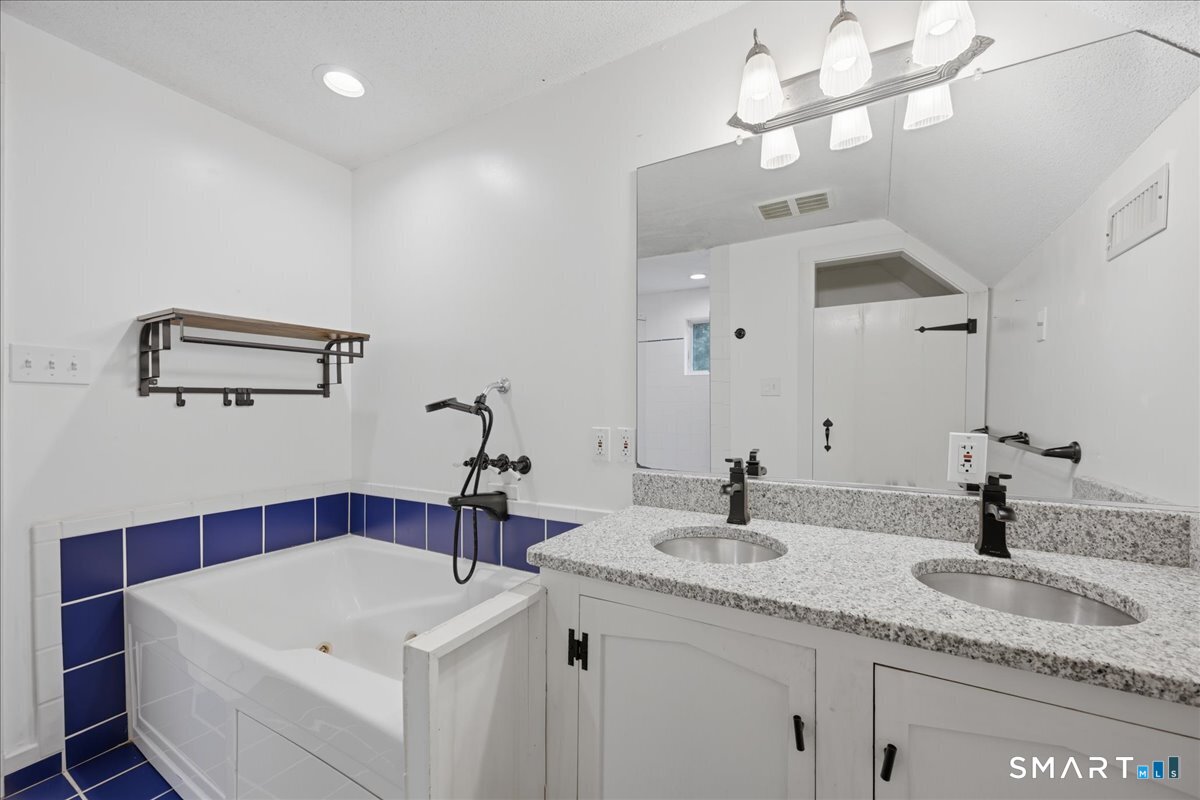 124 Town Street East Haddam CT 06423